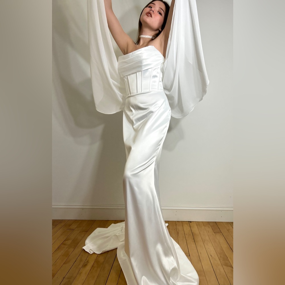 MOONLIGHT Modern Corset Satin with Detachable Overskirt Bridal Dress - Picture 8 of 10